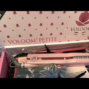 Voloom volumizing hair iron. Paid $139 plus shipping   Used maybe 5 times. *